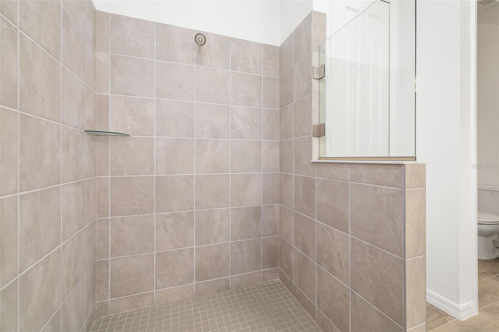 5613 LIGHTNING WHELK LN