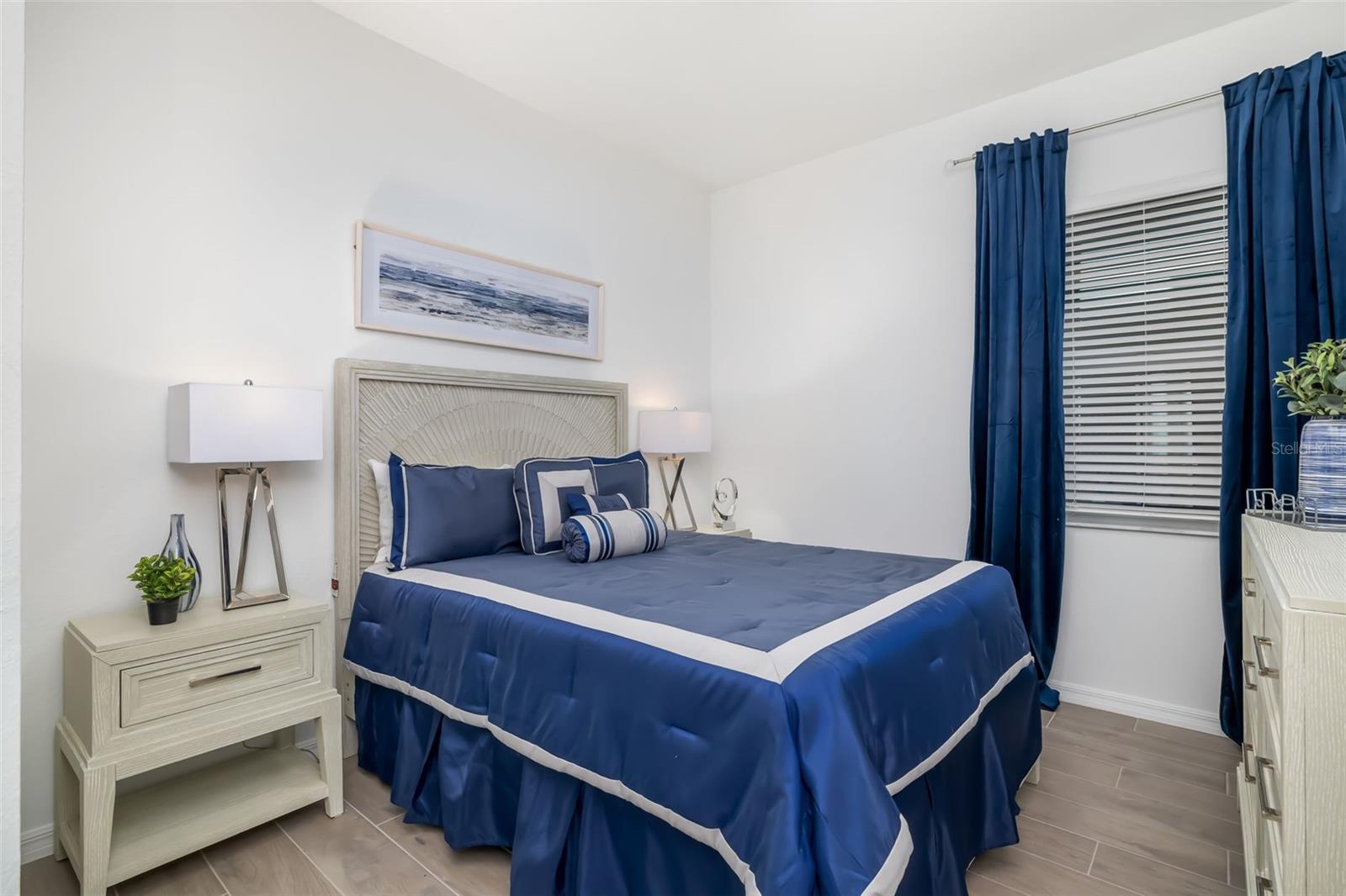 5617 LIGHTNING WHELK LN