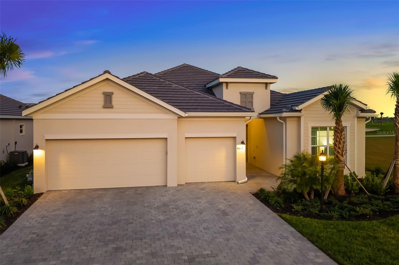 5617 LIGHTNING WHELK LN