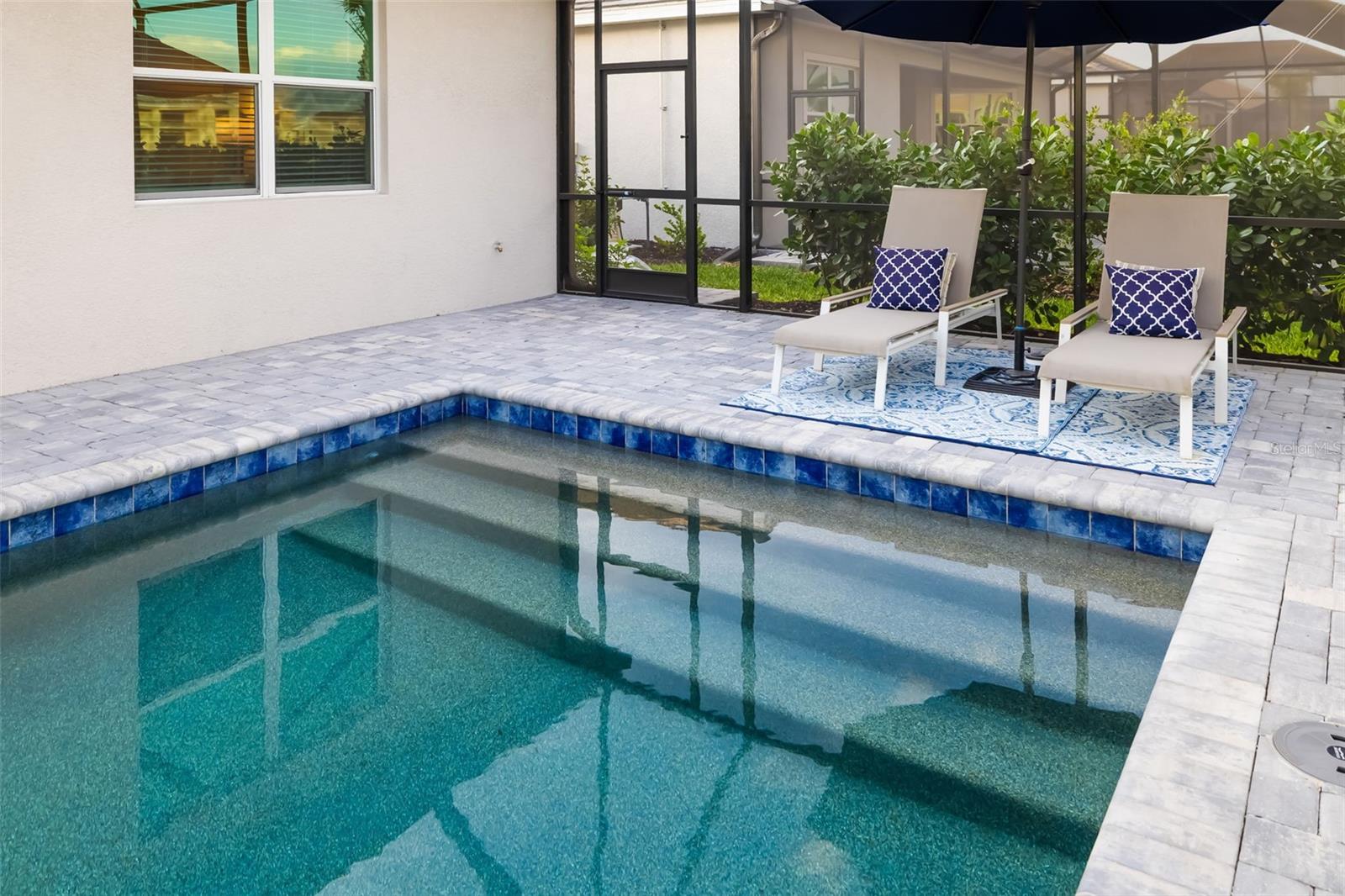 5617 LIGHTNING WHELK LN