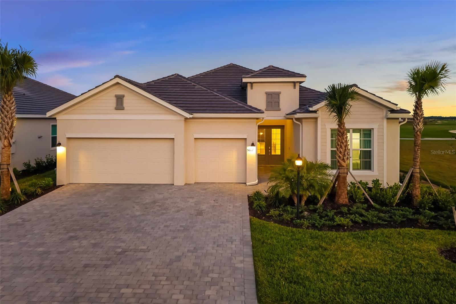 5617 LIGHTNING WHELK LN