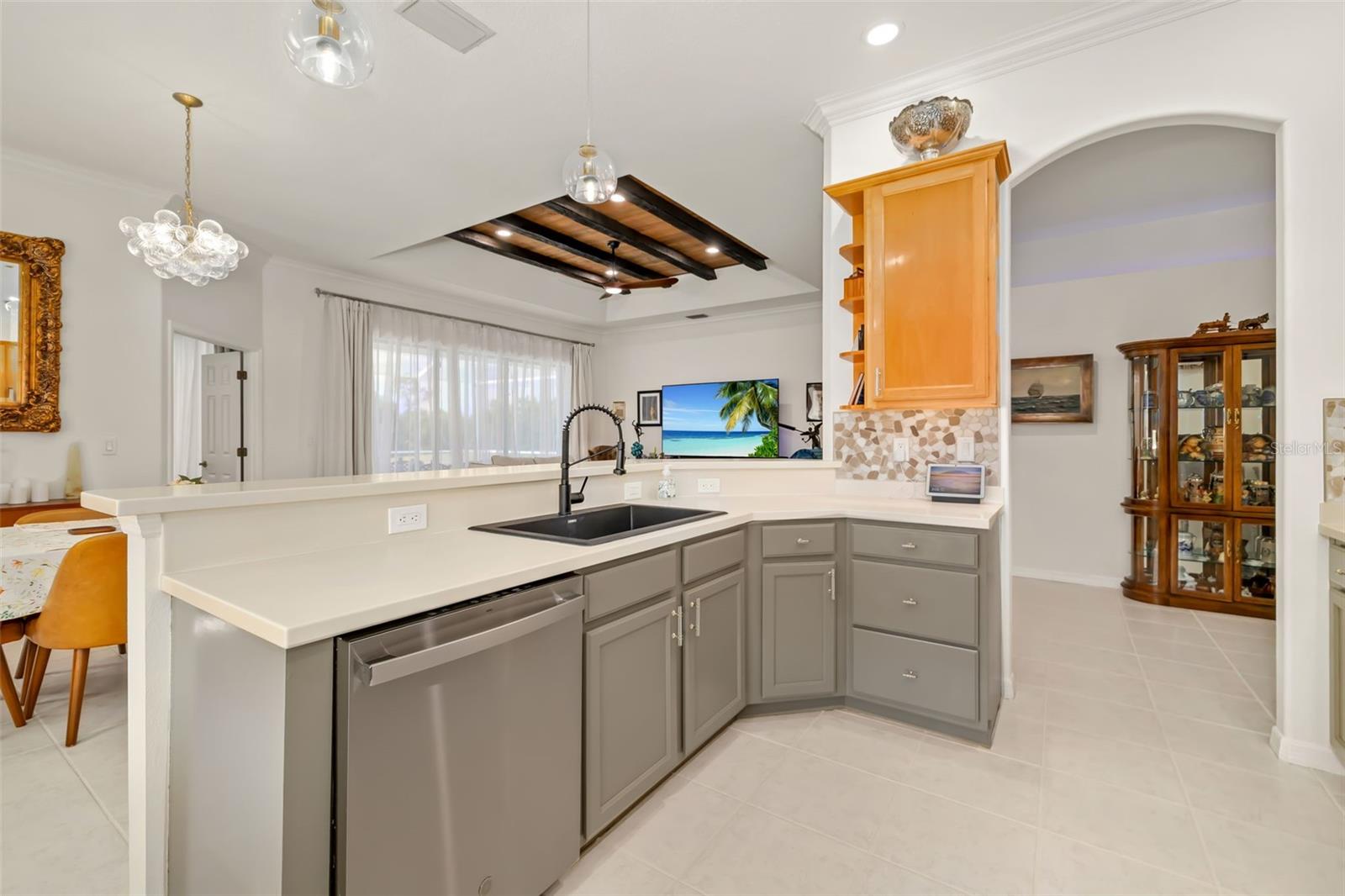 6413 GRAND POINT AVE