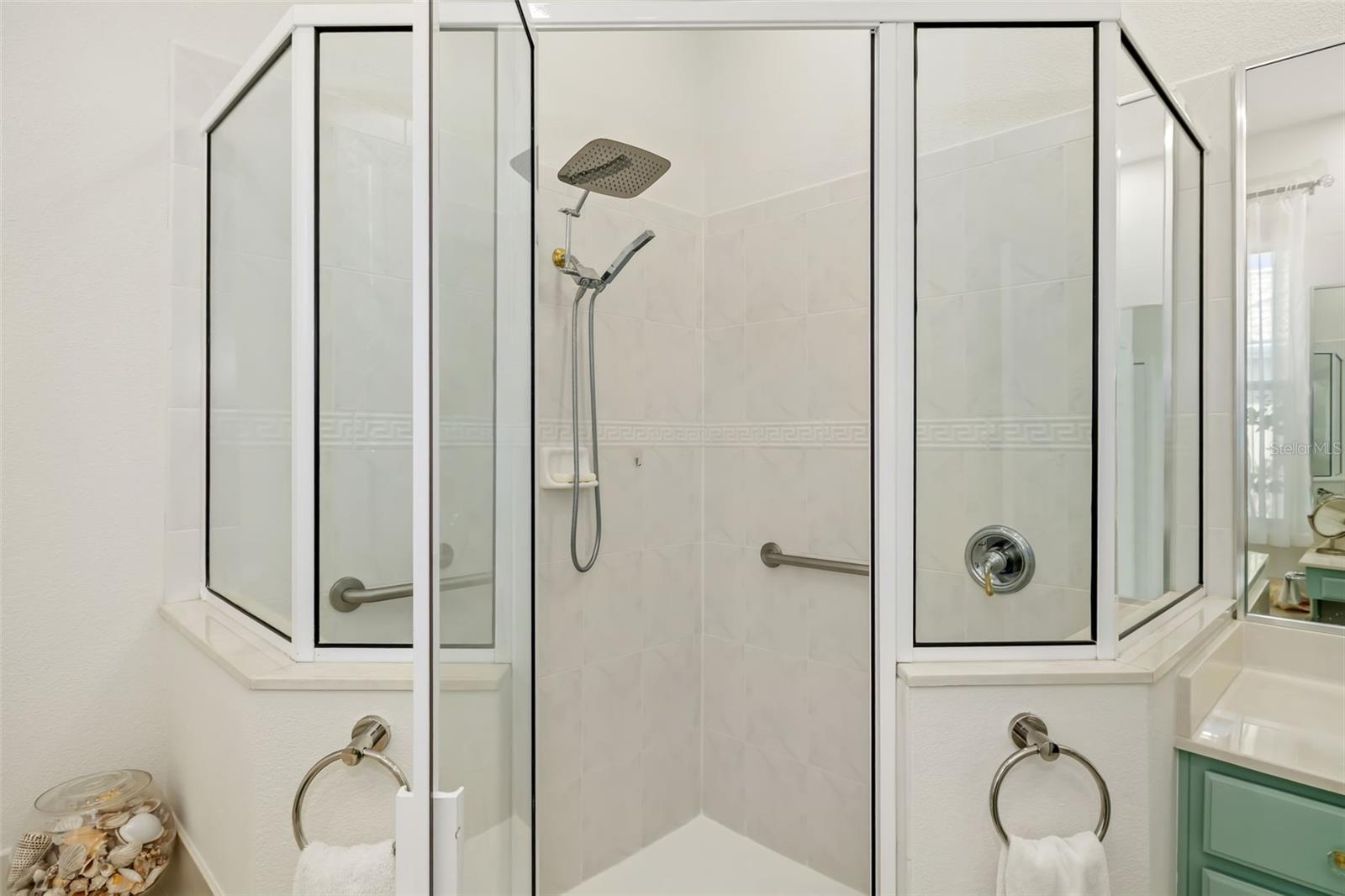 6413 GRAND POINT AVE