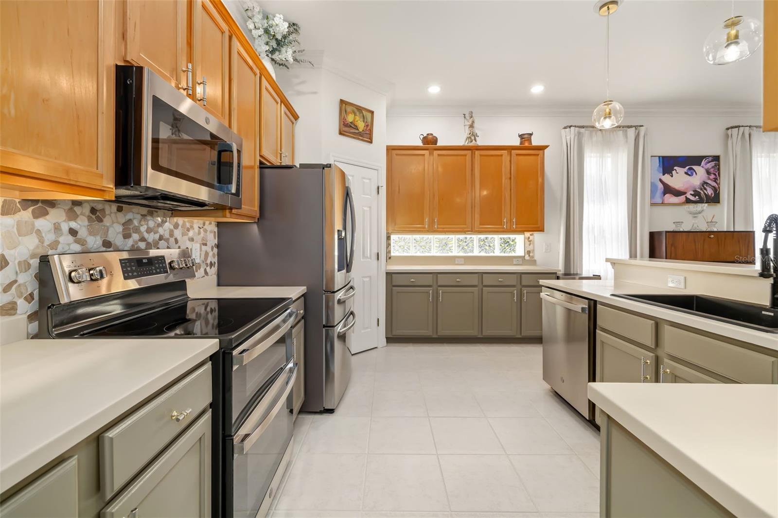 6413 GRAND POINT AVE