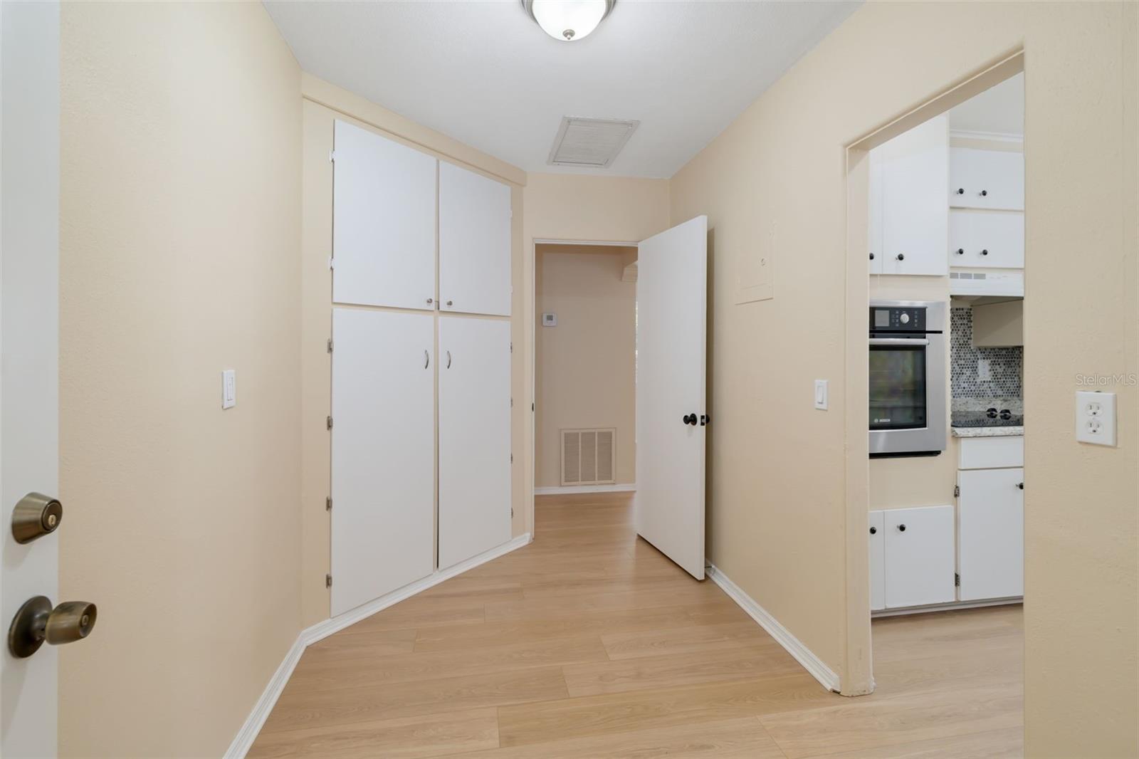 808 26TH ST W