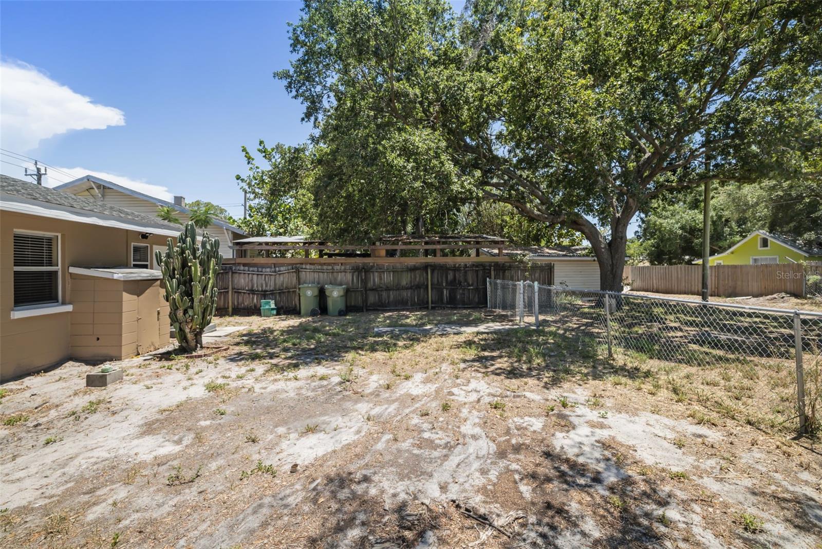 808 26TH ST W