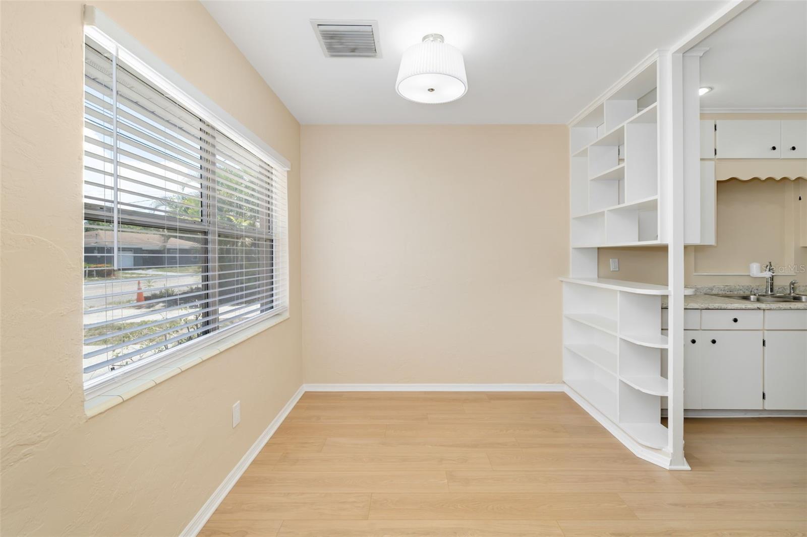 808 26TH ST W