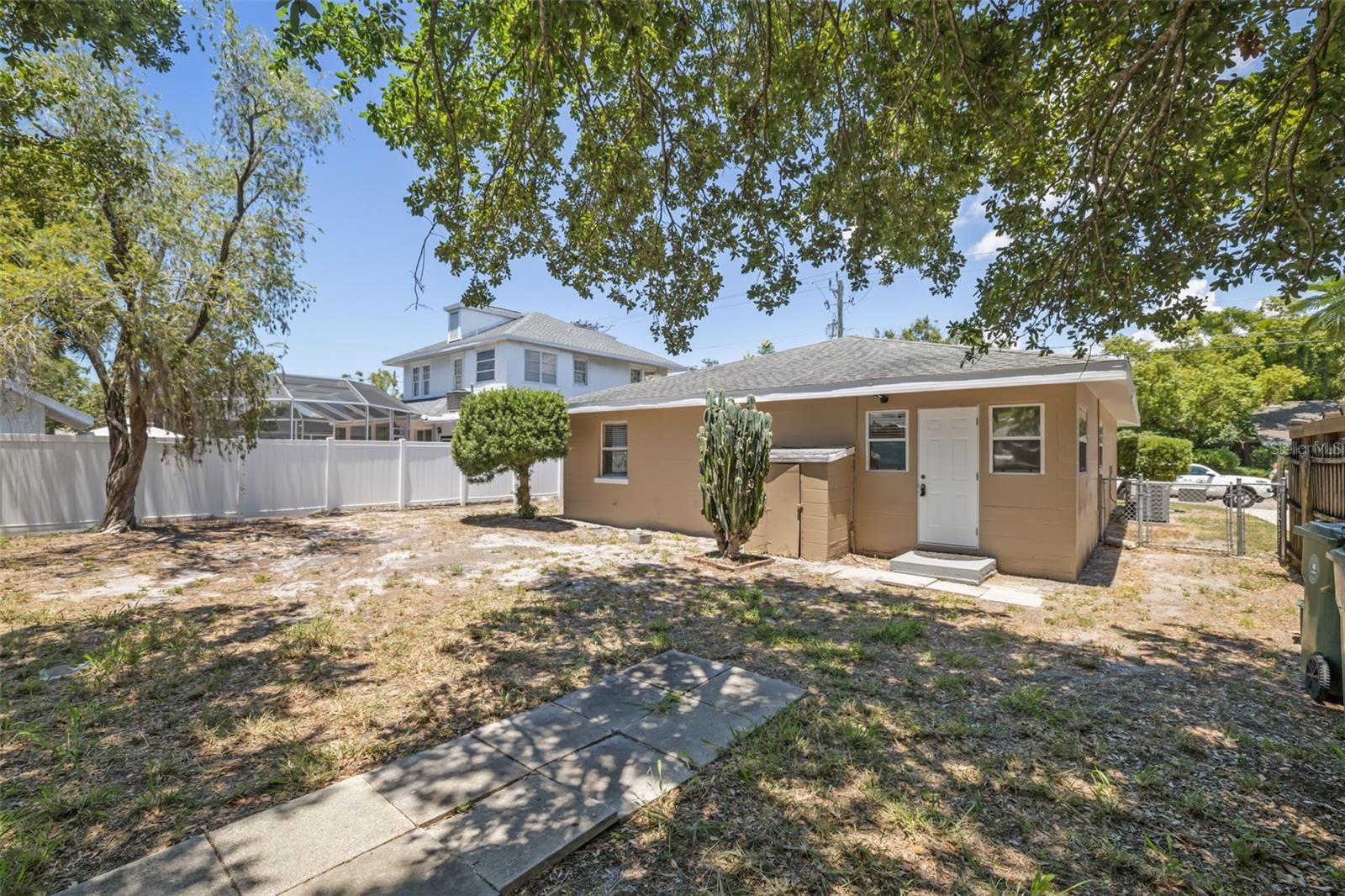 808 26TH ST W