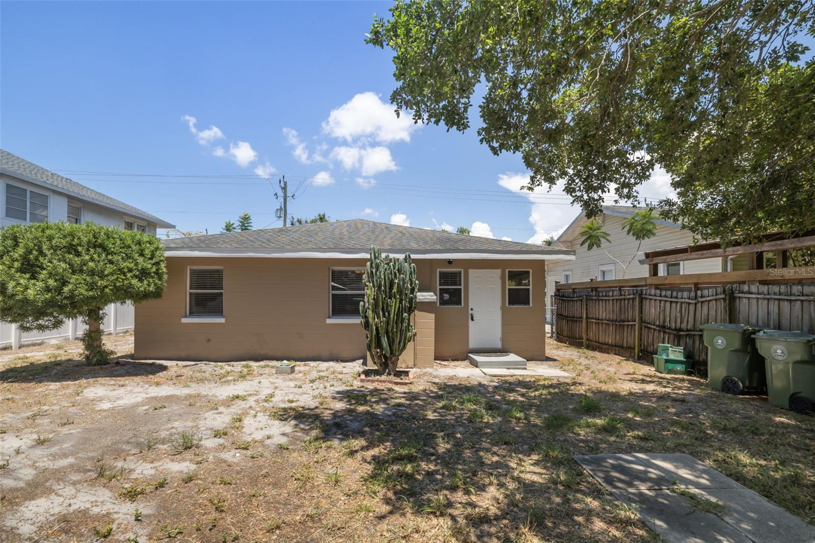 808 26TH ST W