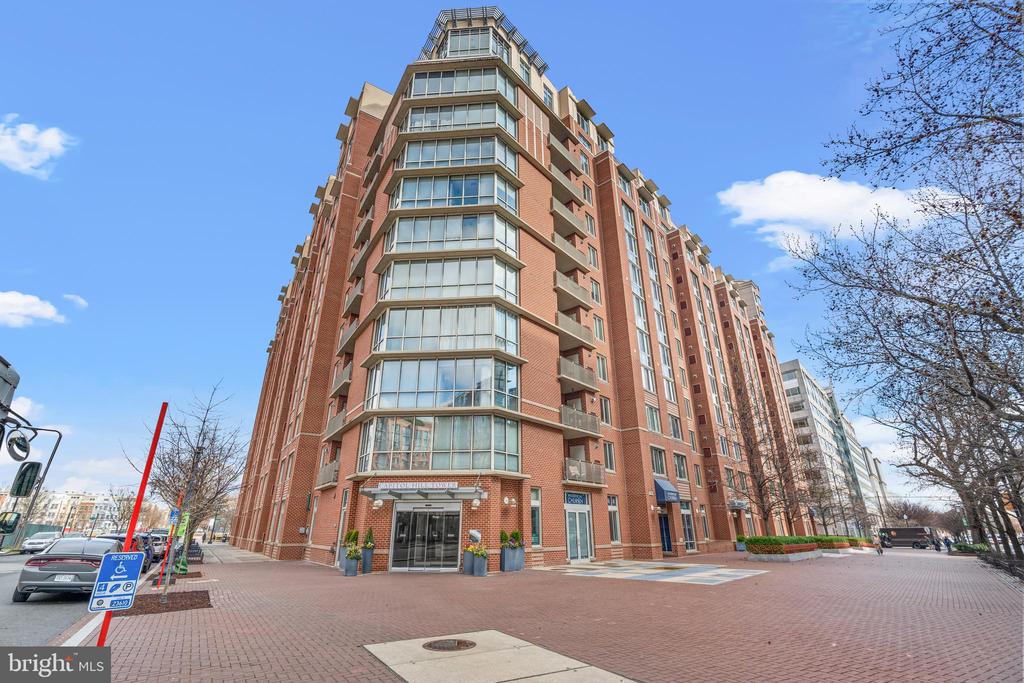 1000 New Jersey Ave SE #807