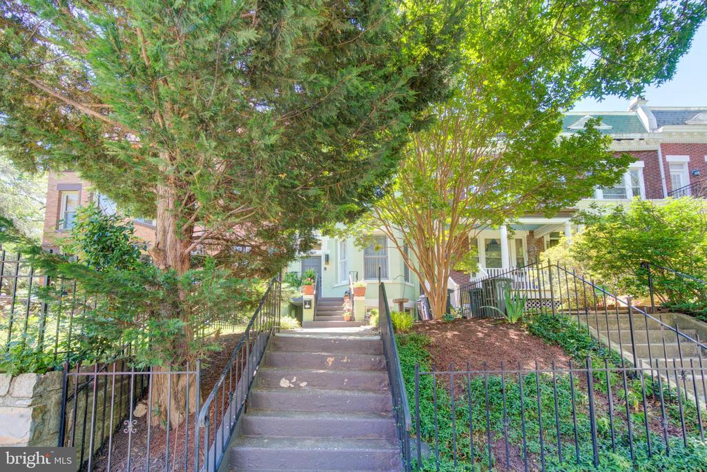 1104 Euclid St NW #2