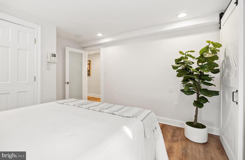 1104 Euclid St NW #2