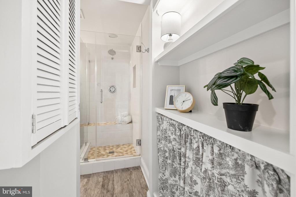 1104 Euclid St NW #2