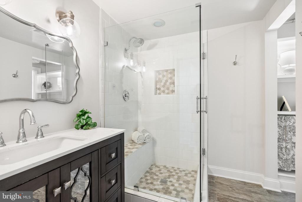 1104 Euclid St NW #2