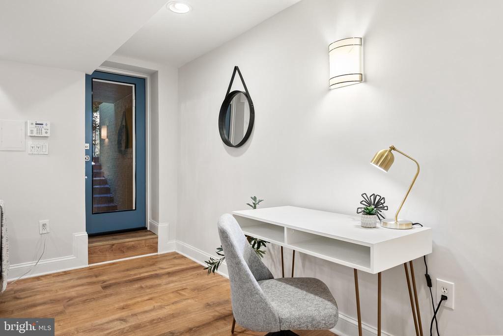 1104 Euclid St NW #2