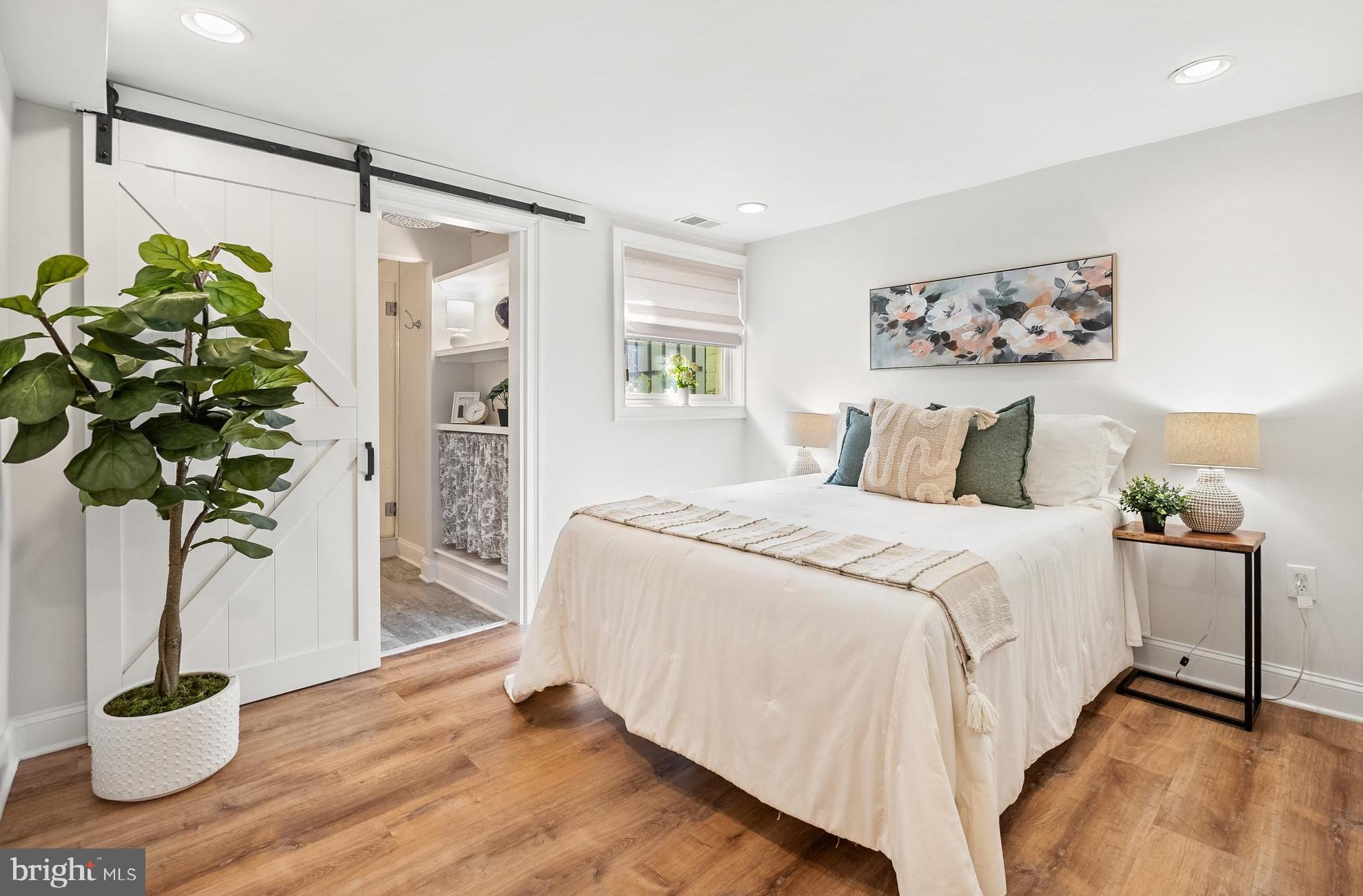 1104 Euclid St NW #2