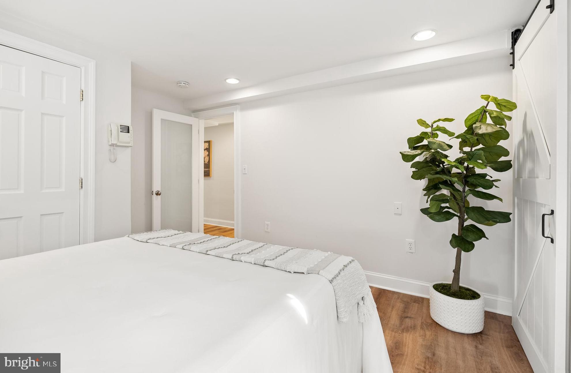 1104 Euclid St NW #2