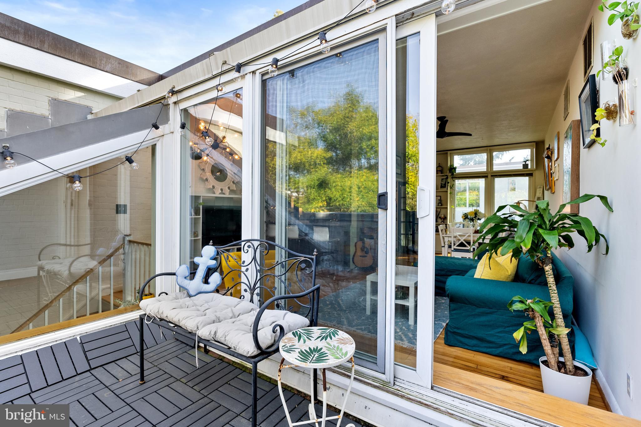 255 G St SW #111