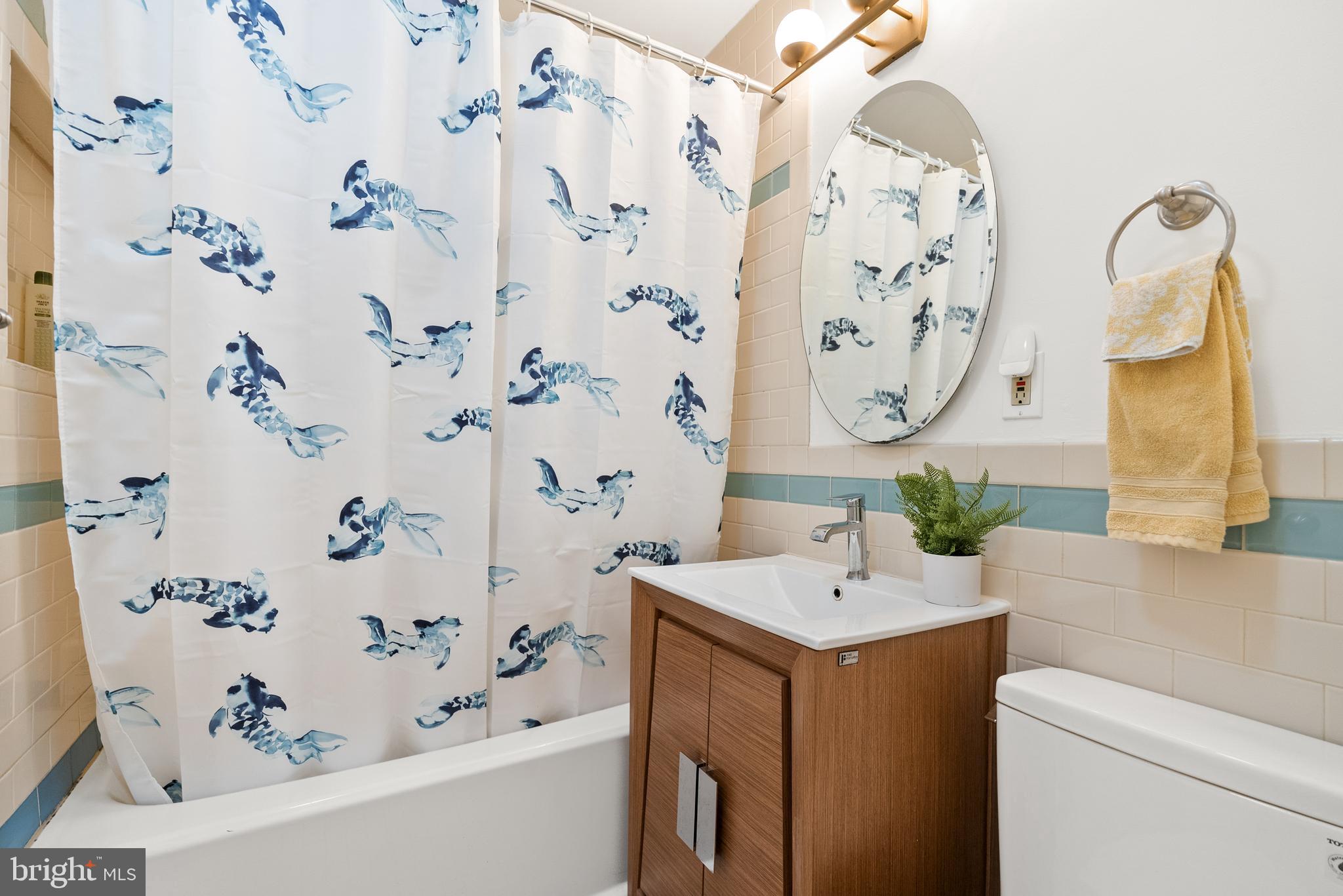 255 G St SW #111