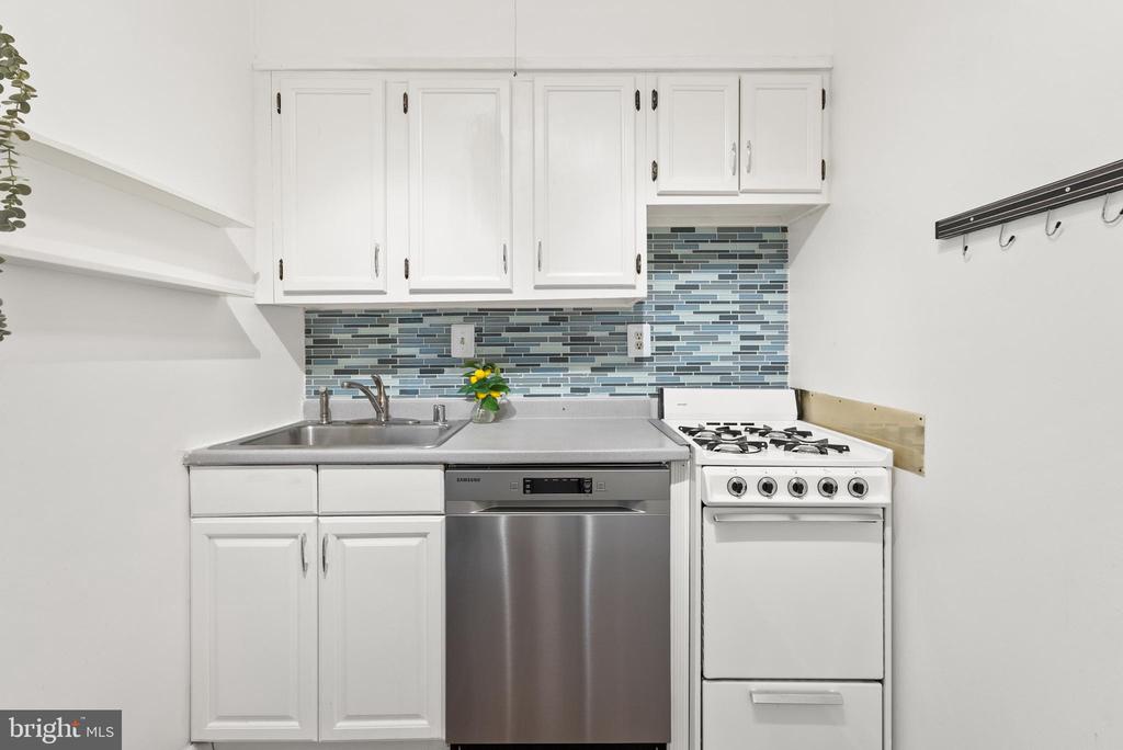 255 G St SW #111