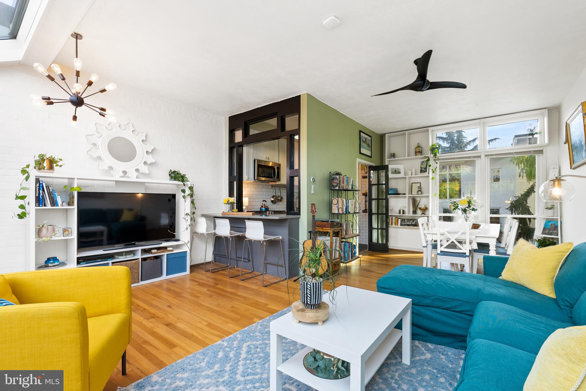 255 G St SW #111