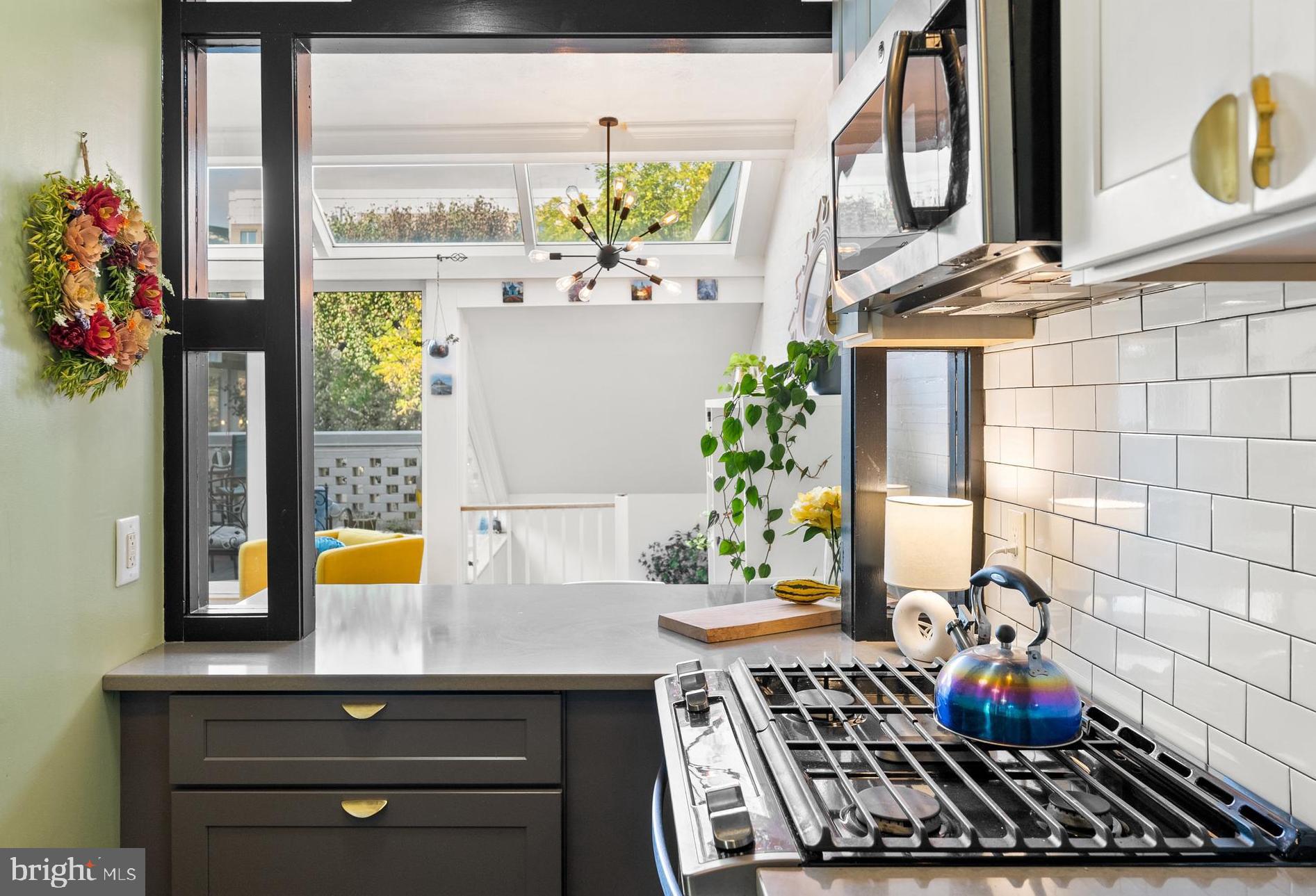 255 G St SW #111
