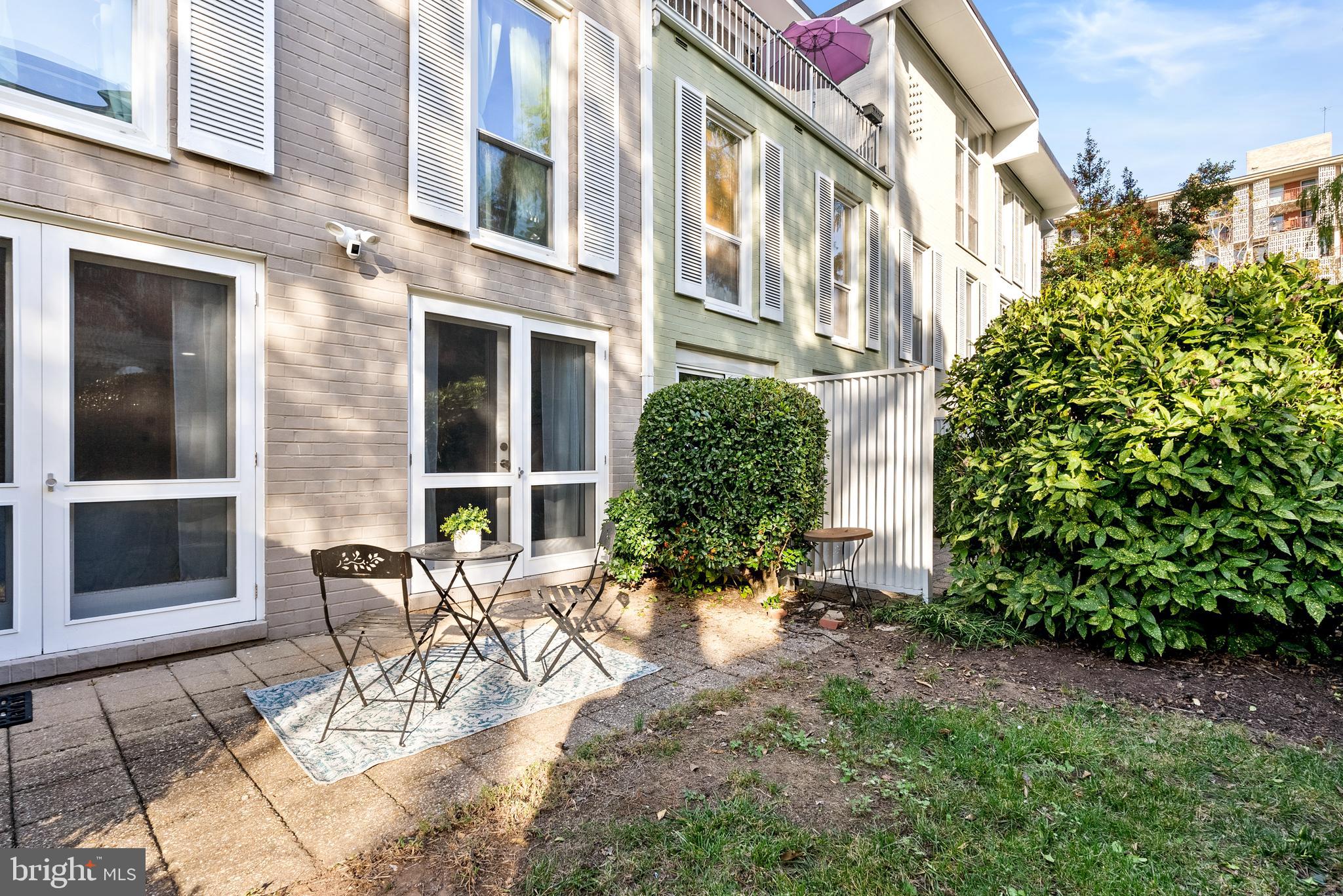 255 G St SW #111