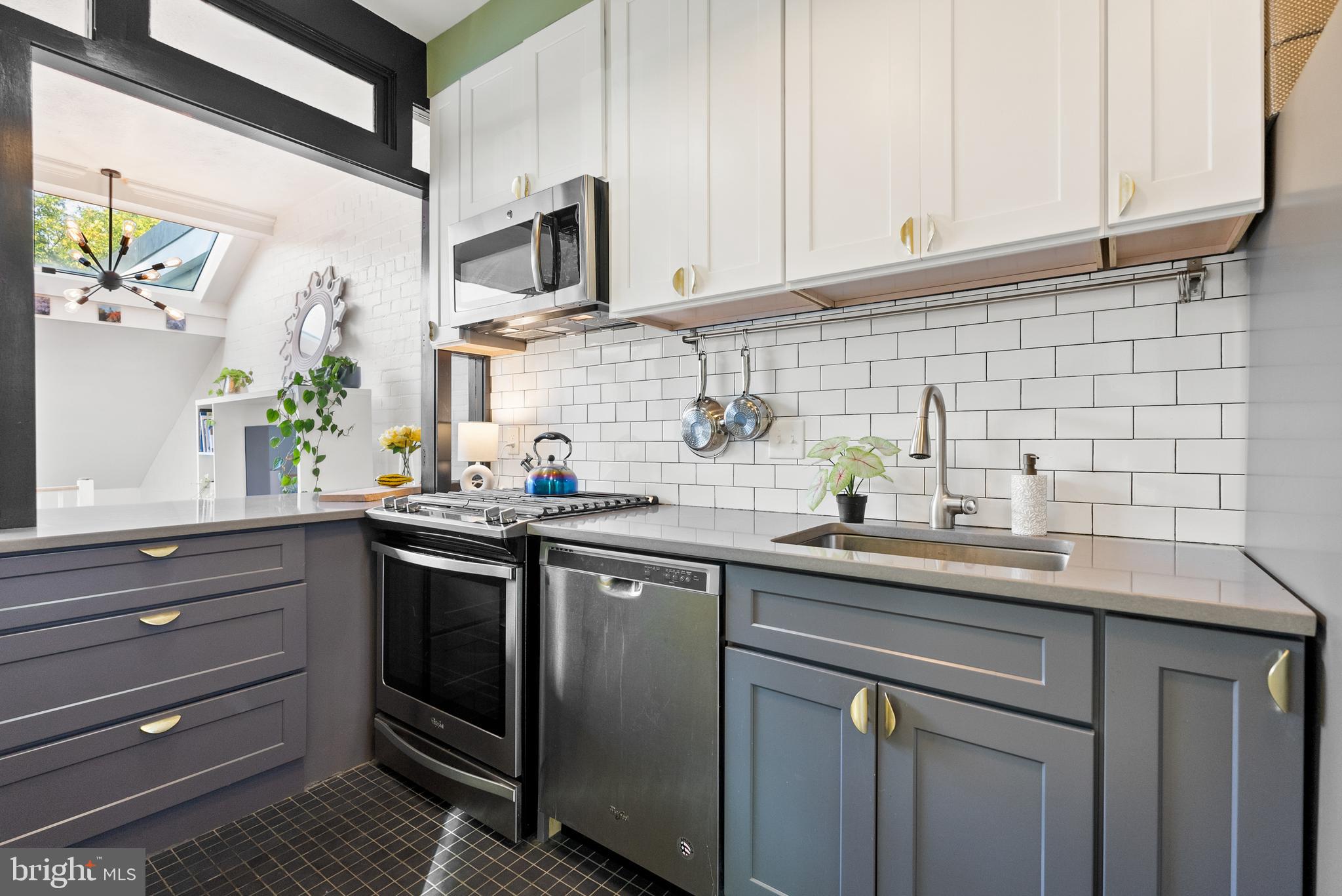 255 G St SW #111