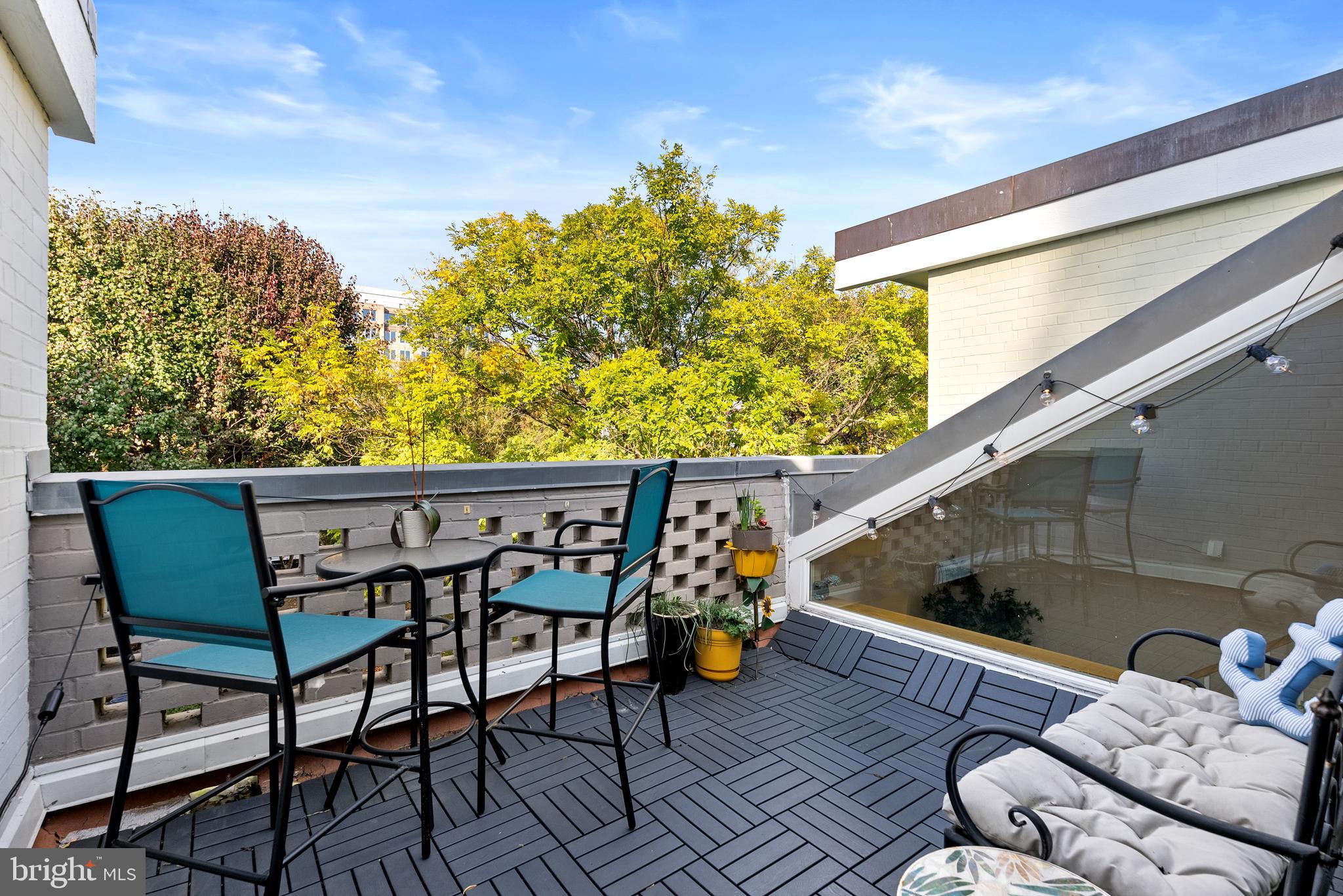 255 G St SW #111