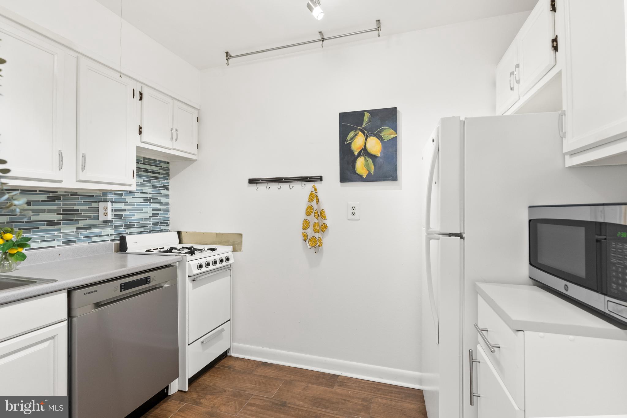 255 G St SW #111