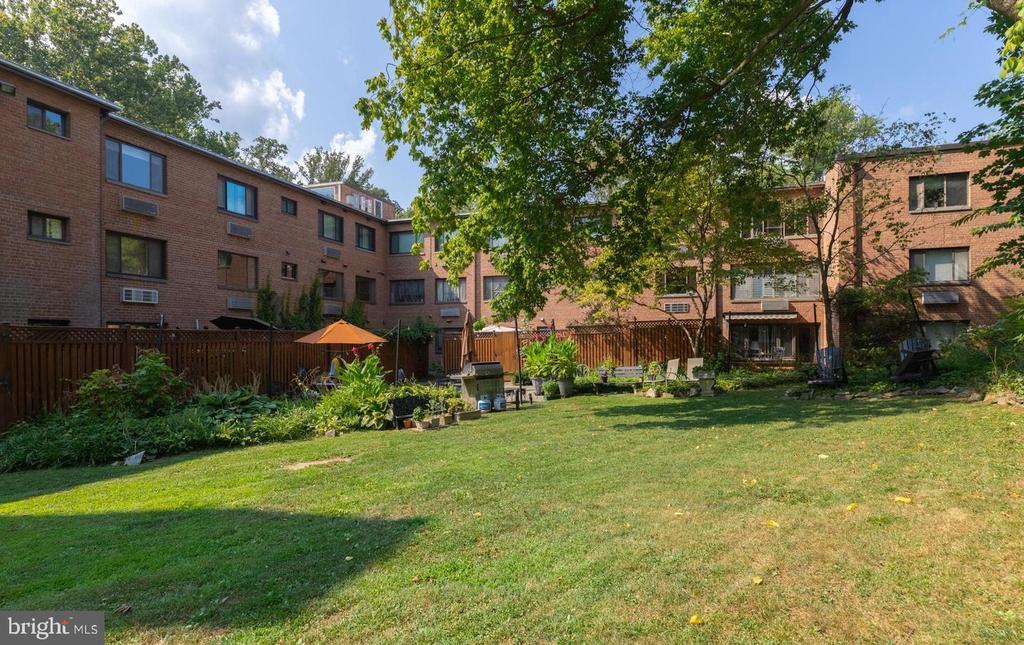 4114 Davis Pl NW #105