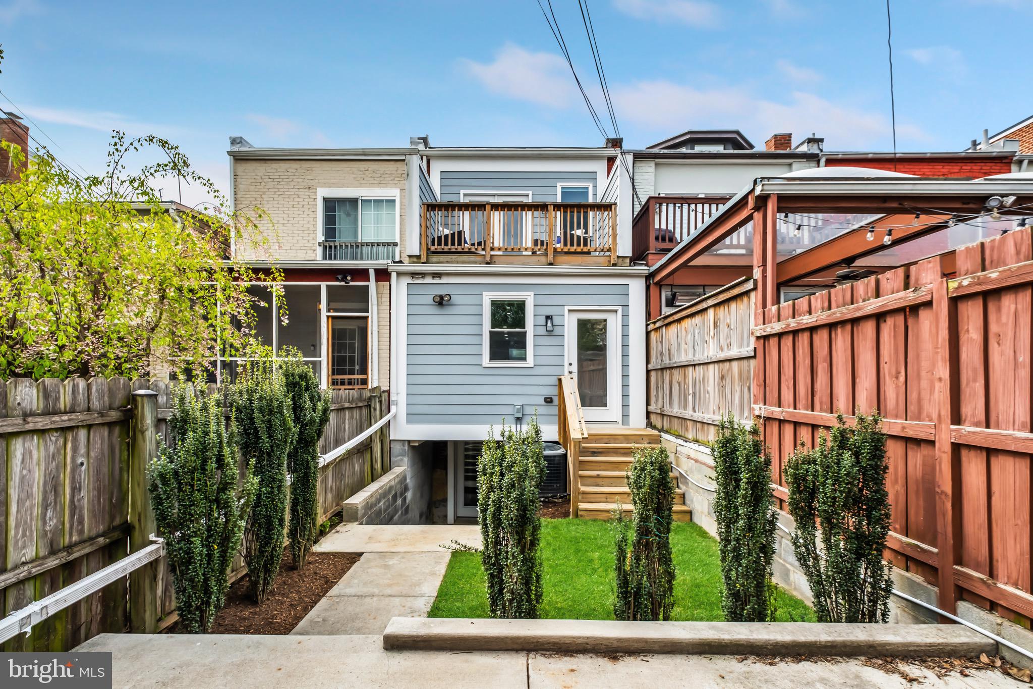 1340 K ST SE