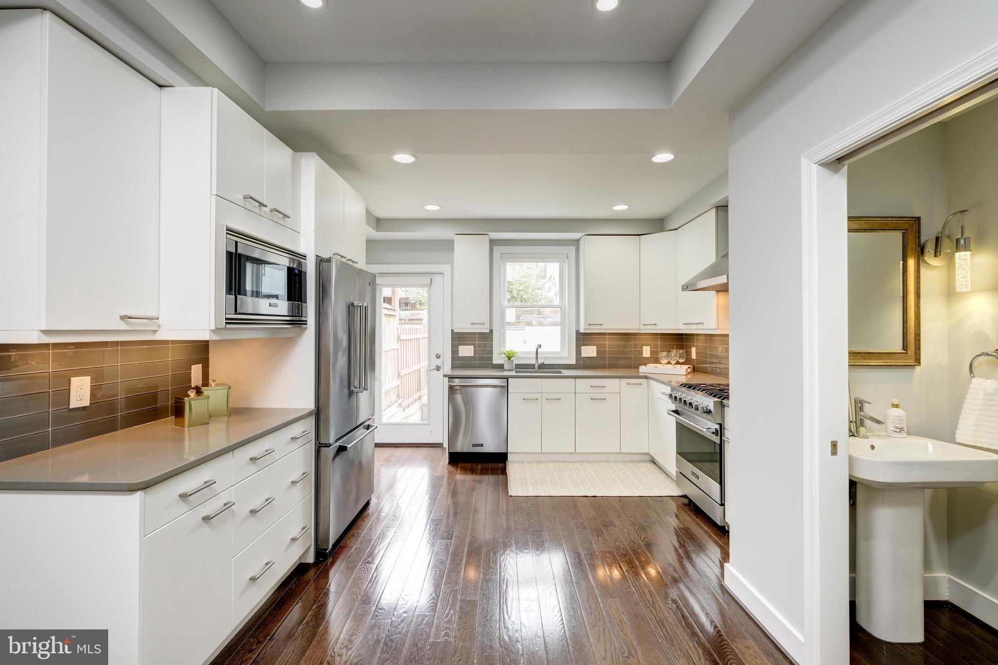 1340 K ST SE