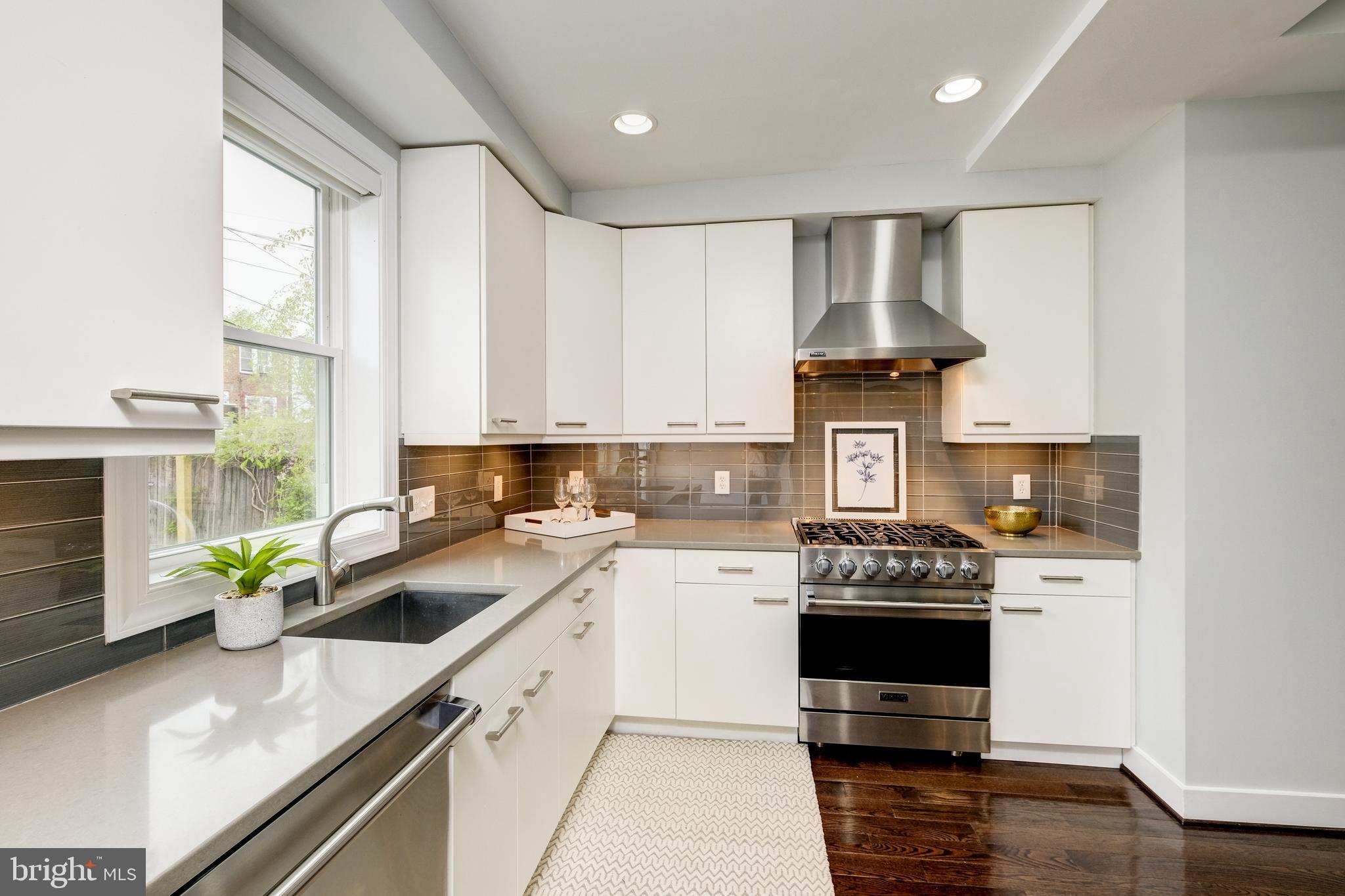 1340 K ST SE