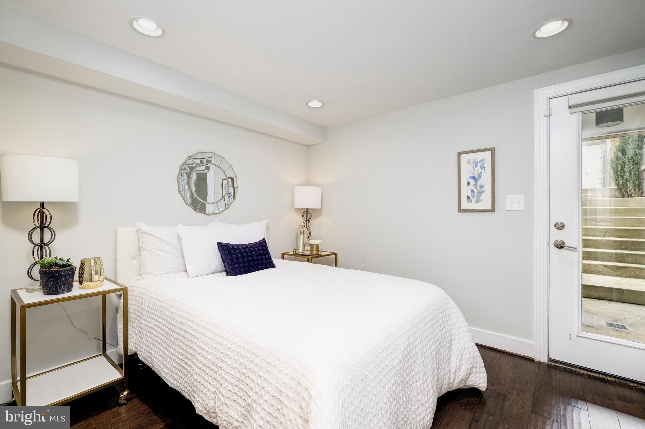 1340 K ST SE