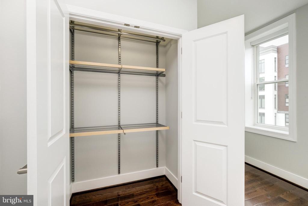 1340 K ST SE