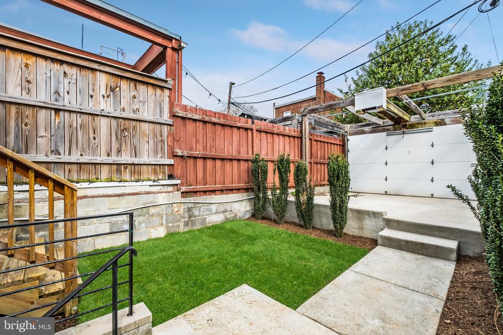 1340 K ST SE