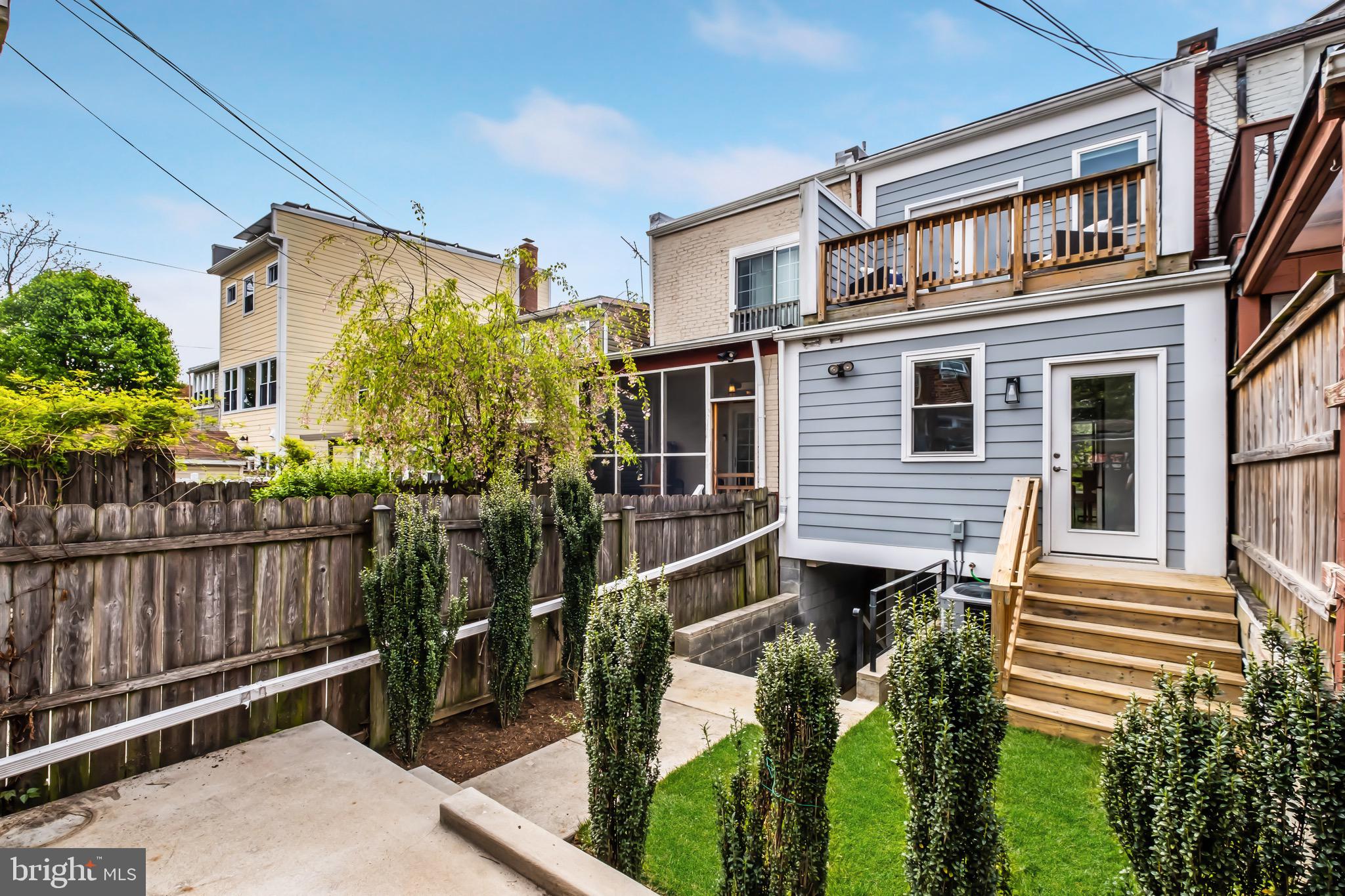 1340 K ST SE