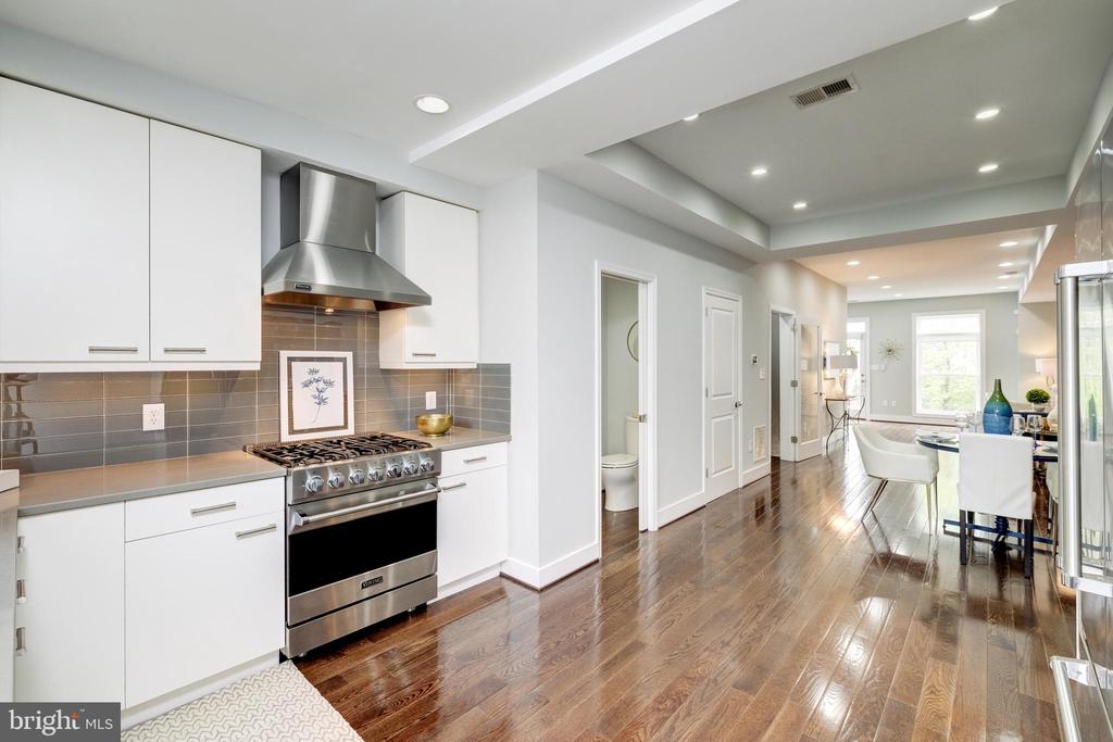 1340 K ST SE