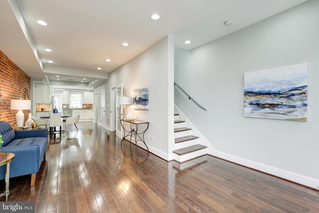 1340 K ST SE