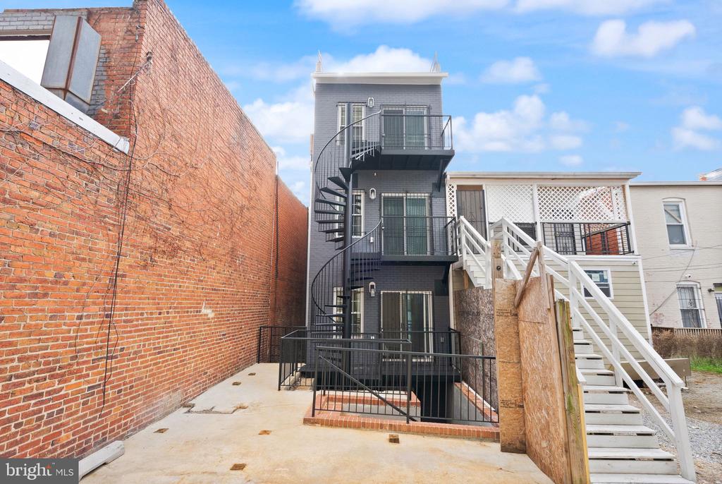 1138 FLORIDA AVE NE #2