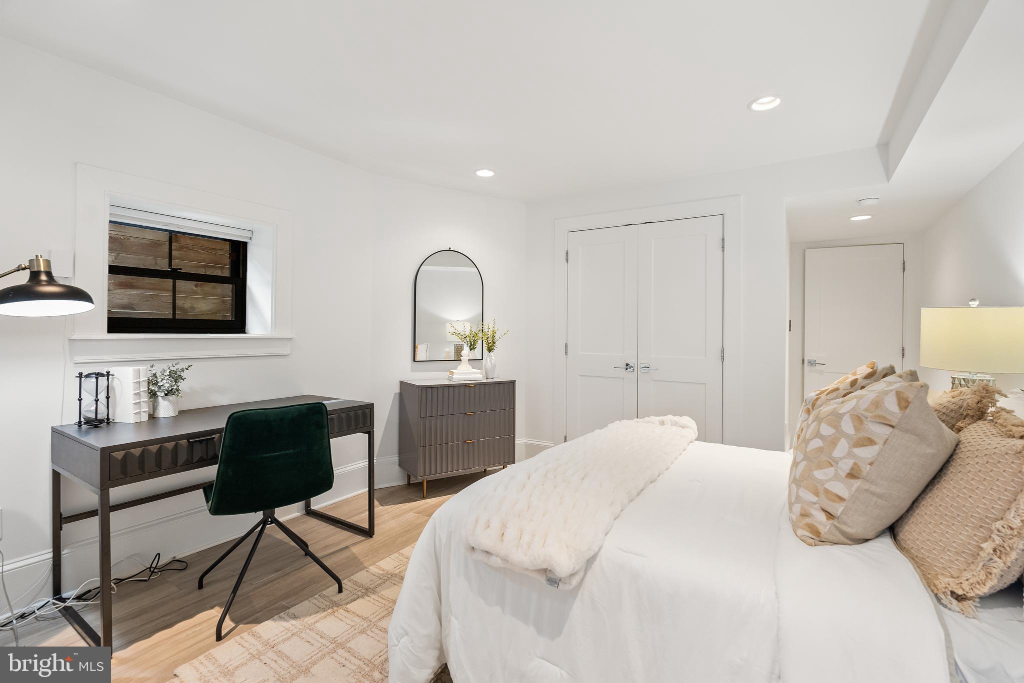 50 U ST NW #B