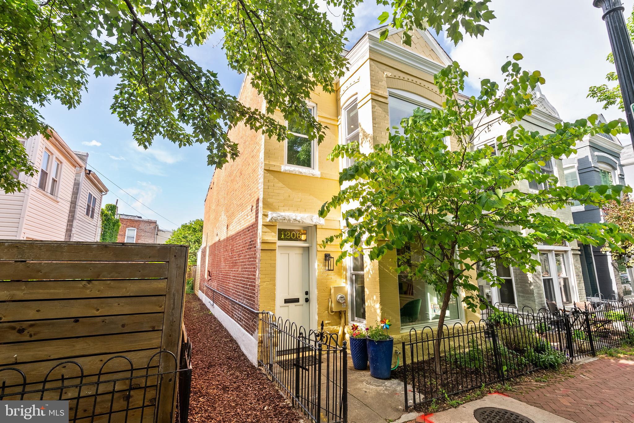 1206 D STREET NE