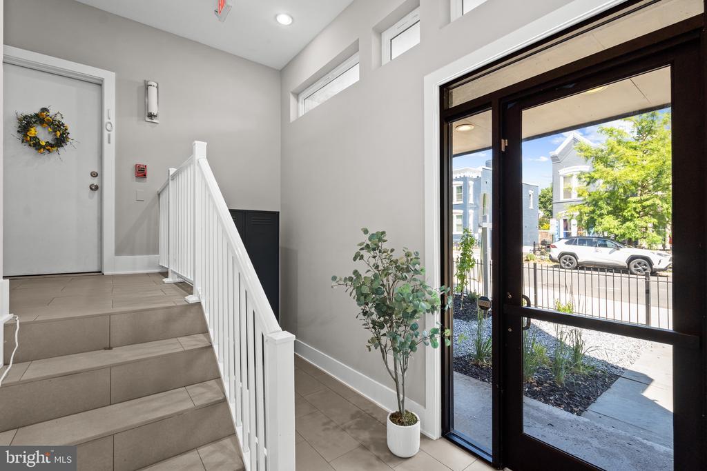 1112 MONTELLO AVENUE NE 401