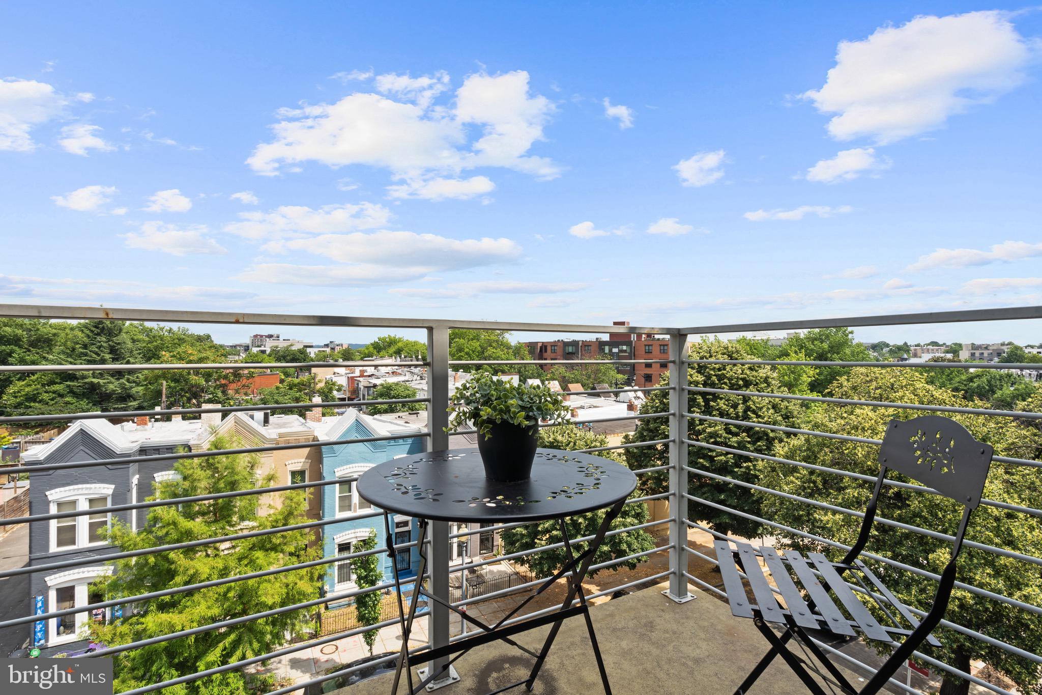 1112 MONTELLO AVENUE NE 401