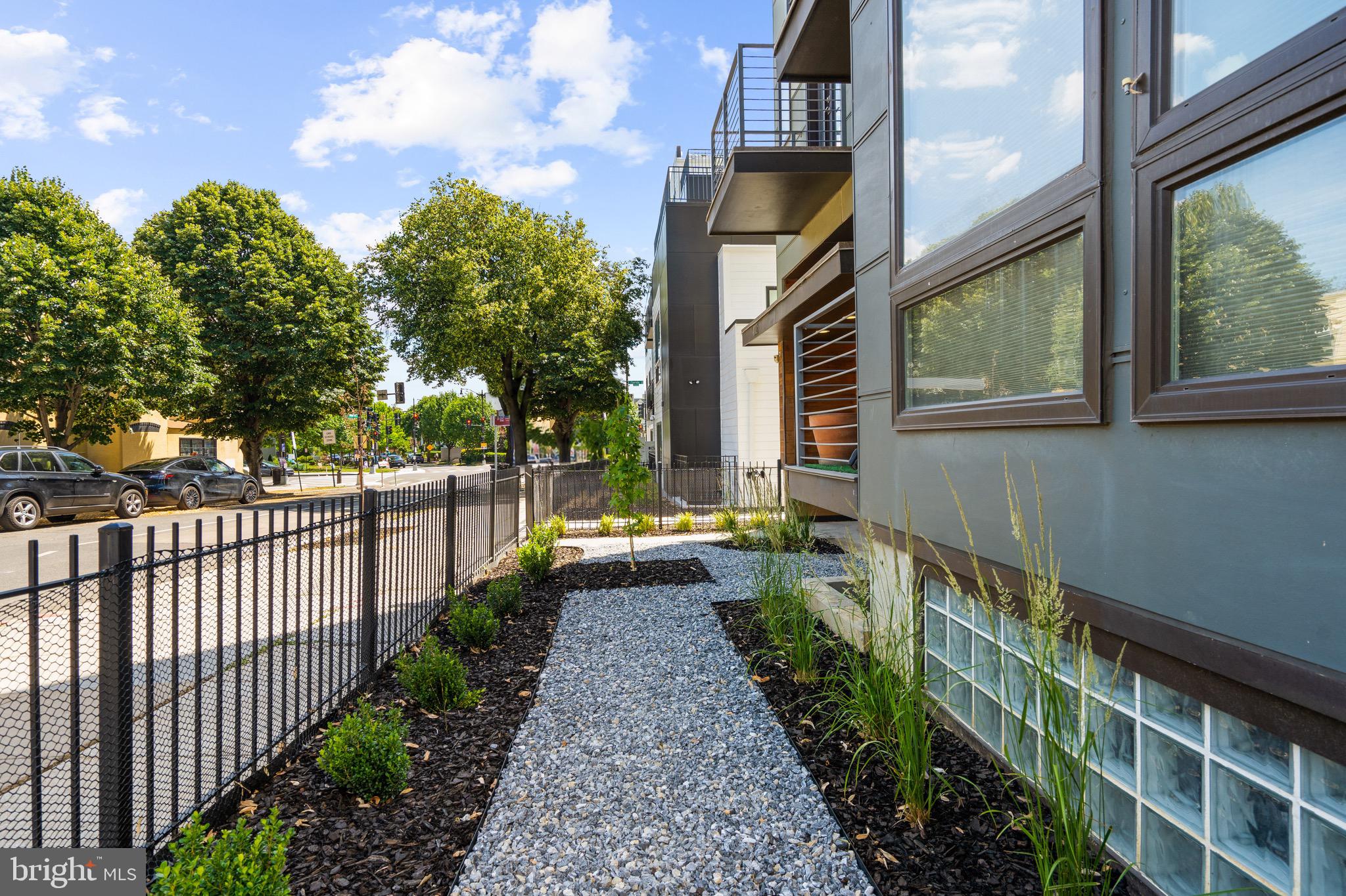 1112 MONTELLO AVENUE NE 401