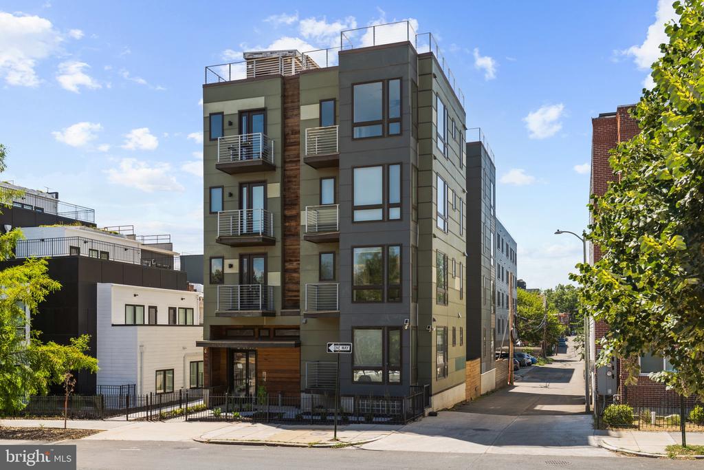 1112 MONTELLO AVENUE NE 401