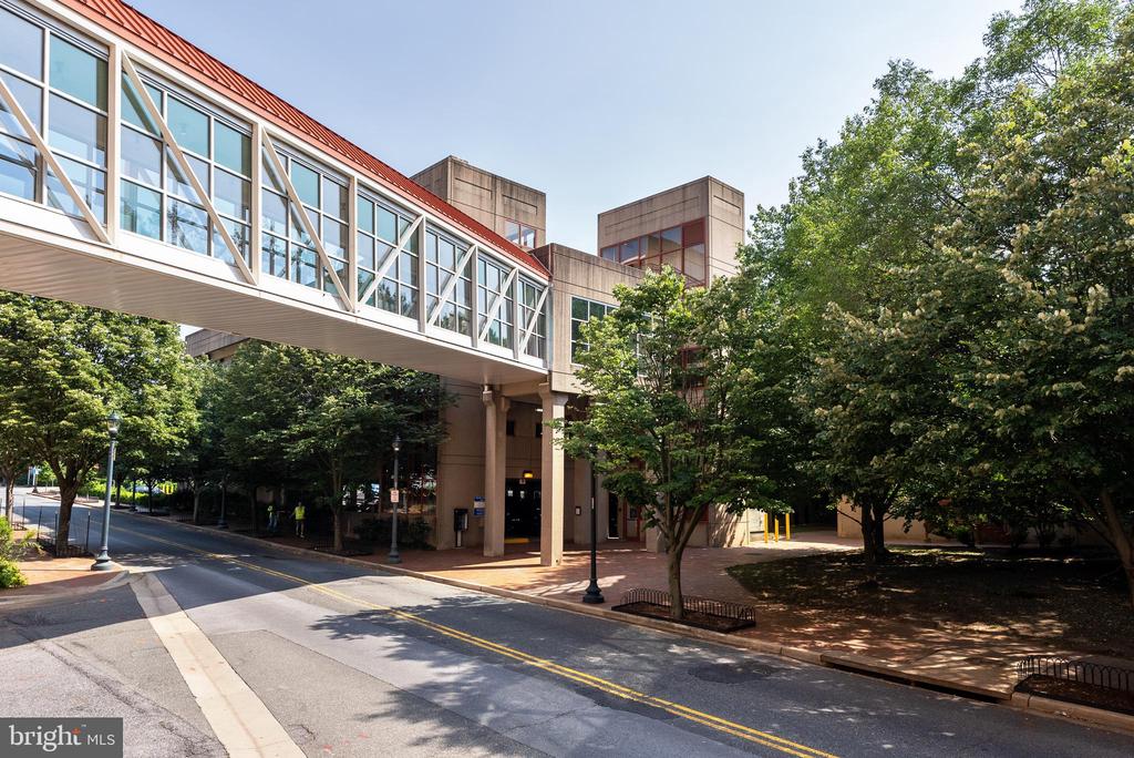 8045 Newell St #512