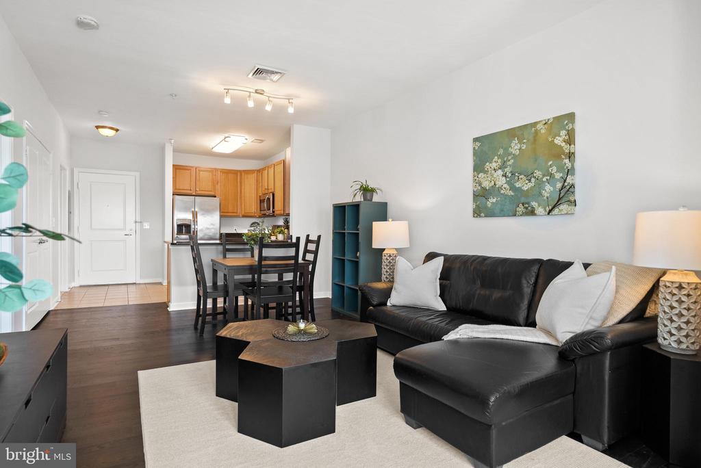 8045 Newell St #512