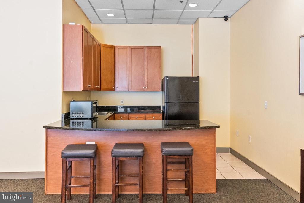 8045 Newell St #512